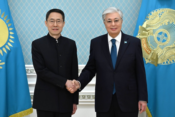 Глава государства провел встречу с послом КНР