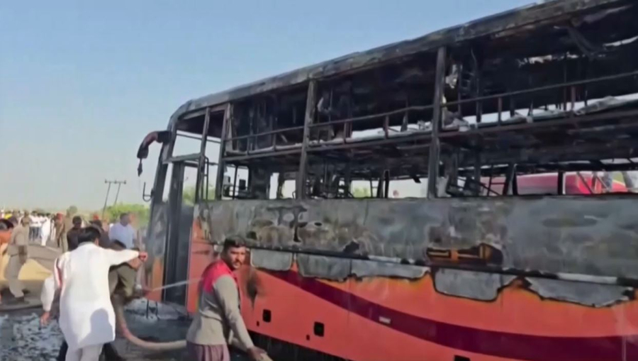 Үндістанда автобус өртінен 19 адам көз жұмды