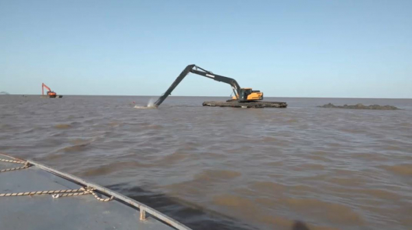 В Атырау продолжают работы по пропуску паводковых вод в Каспийское море