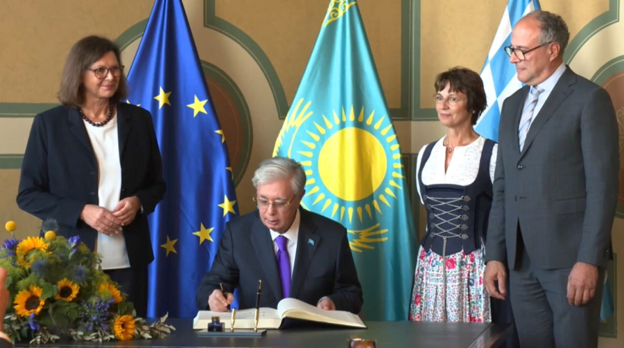Президент Бавария Ландтагының Төрағасымен кездесті