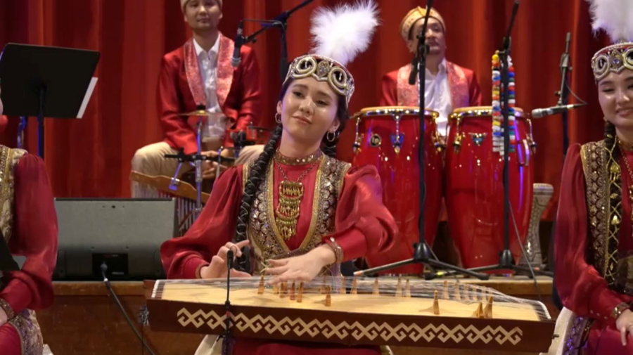 «Астана сазы» ансамблі Лондонда өнер көрсетті