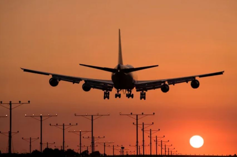 Самолет выкатился за пределы ВПП в аэропорту Санкт-Петербурга