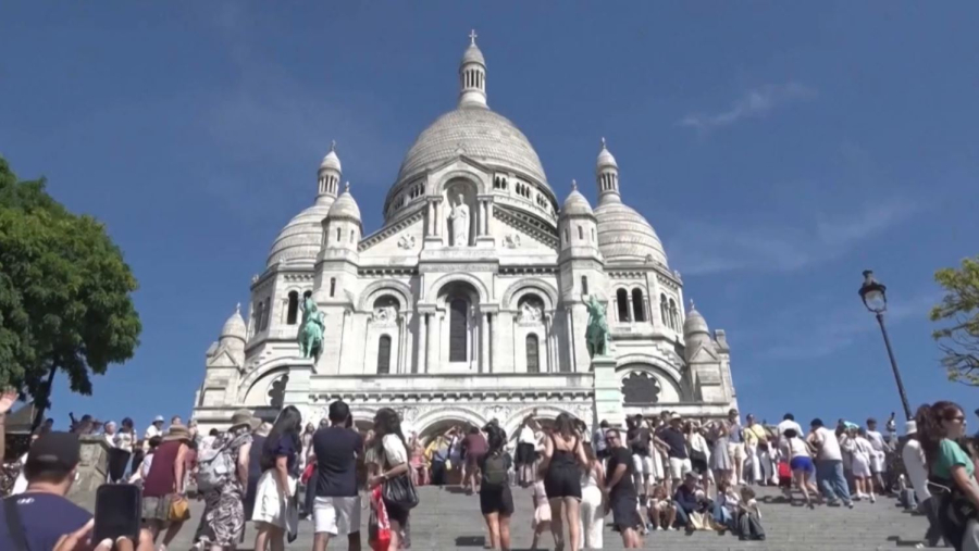 Как страны борются с наплывом туристов