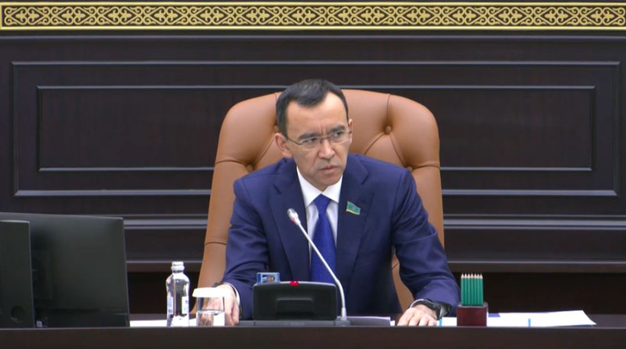 Ашимбаев высказался о новых партиях и институте вице-президента