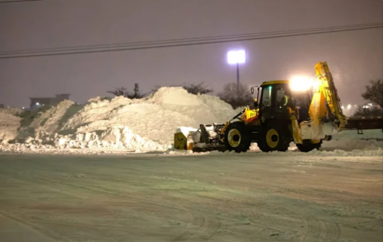 Алматыда қалың қарға байланысты коммуналдық қызмет күшейтілген режимге көшті