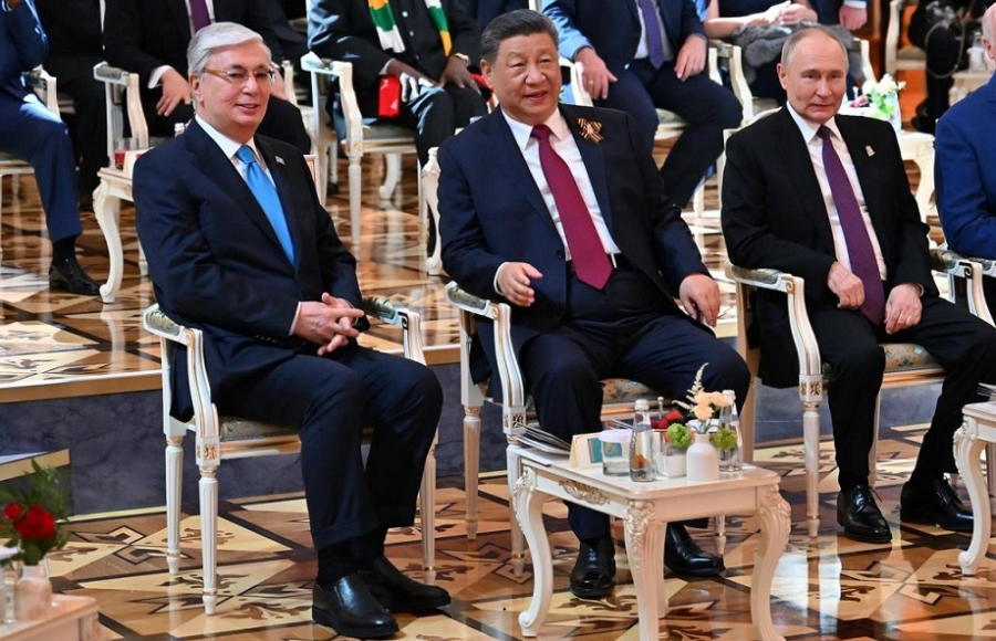 Токаев посетил праздничный концерт, посвященный 80-летию Победы