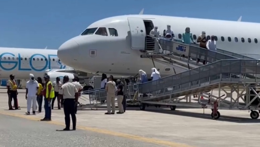 Власти США депортировали 95 гаитян на родину