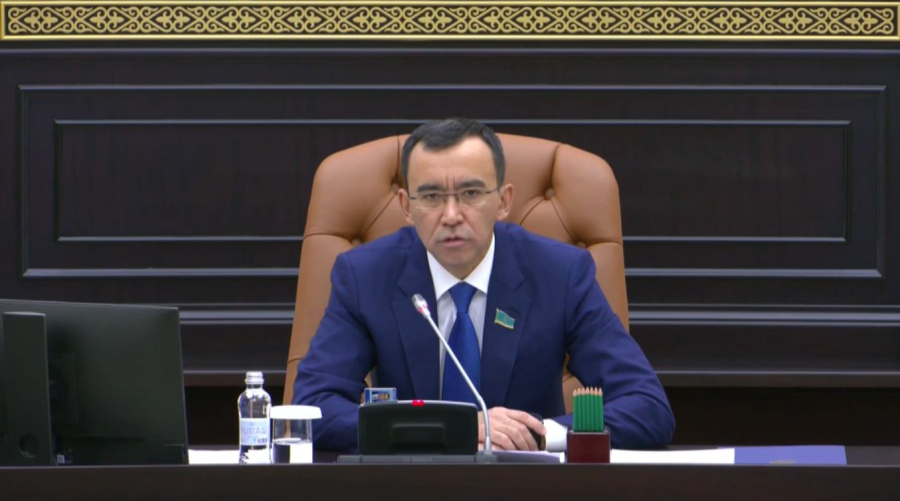 Казахстан усилит безопасность при транспортировке радиоактивных материалов