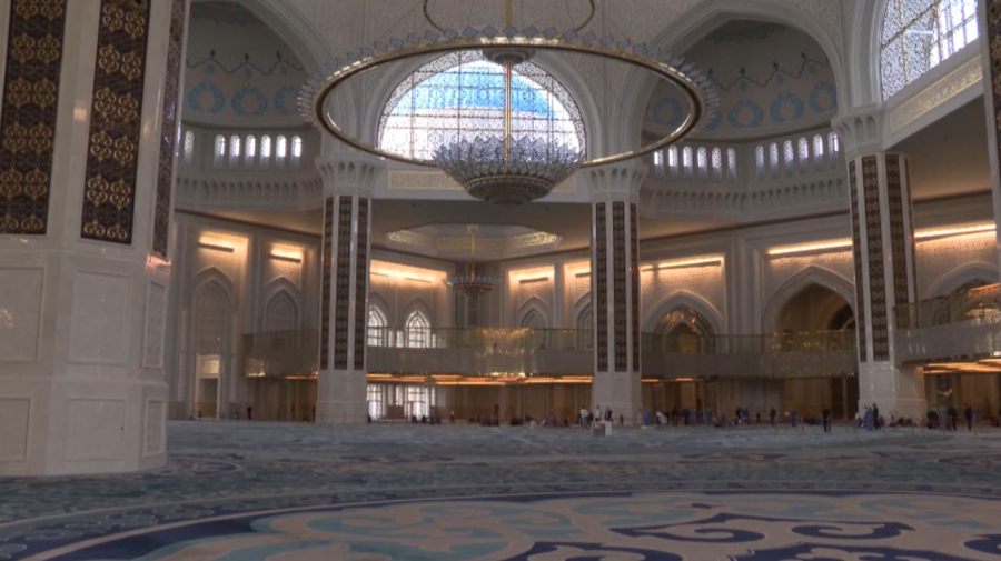 Ковер в Центральной мечети Астаны может попасть в Книгу рекордов Гиннесса