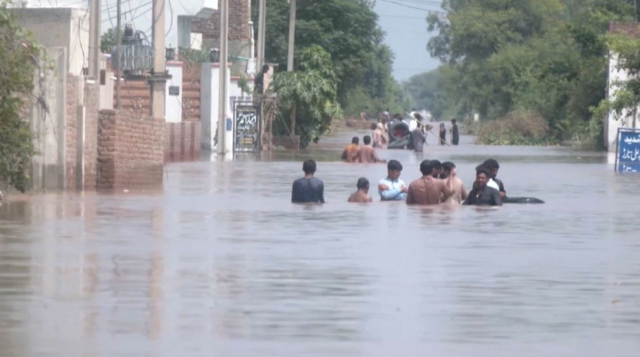 Пәкістандағы су тасқыны: зардап шеккендер саны миллионнан асты
