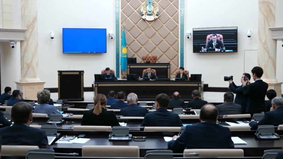 Сенаторлар жаңа Конституция жобасын түсіндіру үшін өңірлерге барады