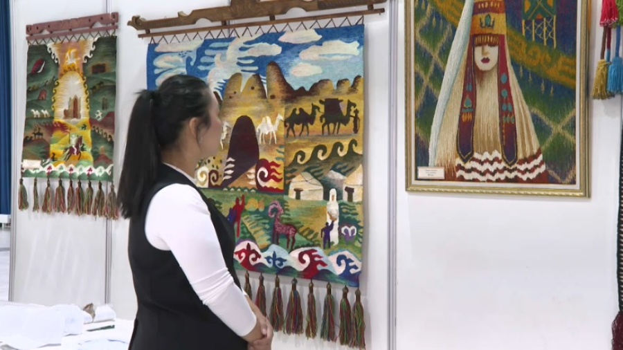 Творчество Батырбека Отепа представили на выставке