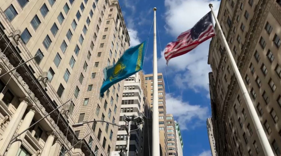 АҚШ-та қазақтың көк туы желбіреді  