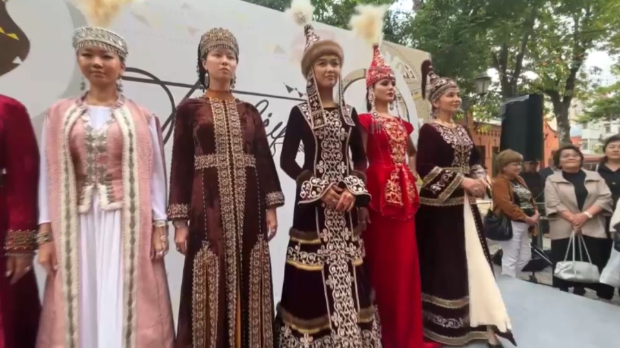 Показ этнической одежды прошёл в Петропавловске