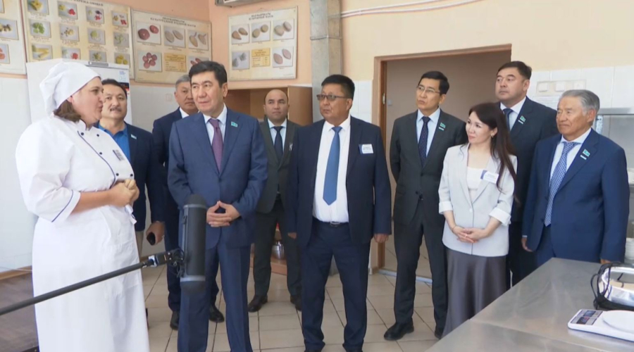 Мәжіліс депутаттары Қарағанды облысына барды