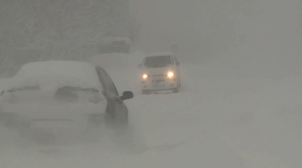 Полицейские дежурят на трассах в ВКО