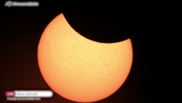 Частичное солнечное затмение наблюдали жители Земли