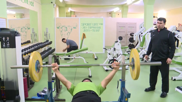 Ақтөбе облысының бапкері параспортшыларды пауэрлифтингке баулып жүр