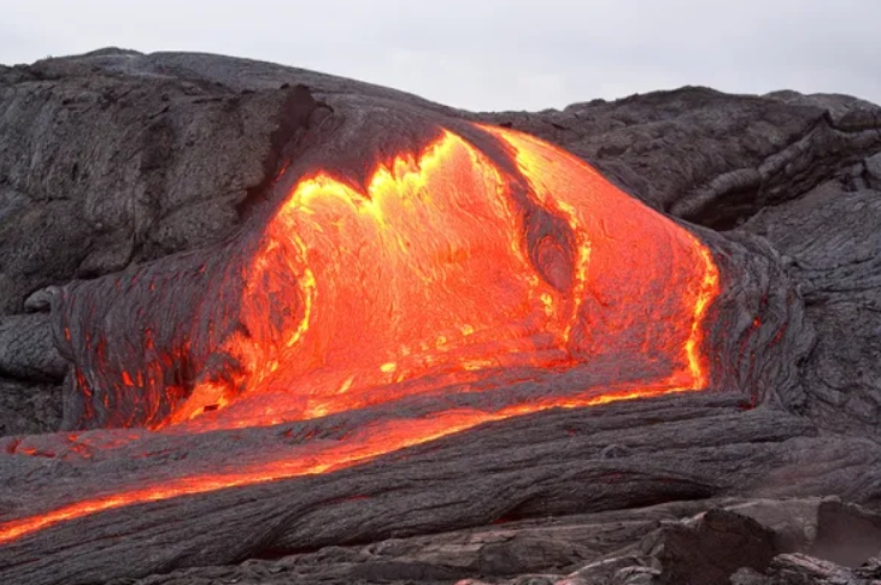 На Гавайях началось новое извержение вулкана