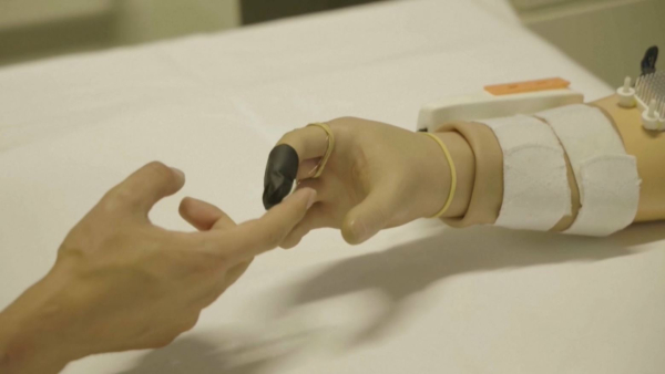 Швейцариялық ғалымдар «ақылды» протез жасады