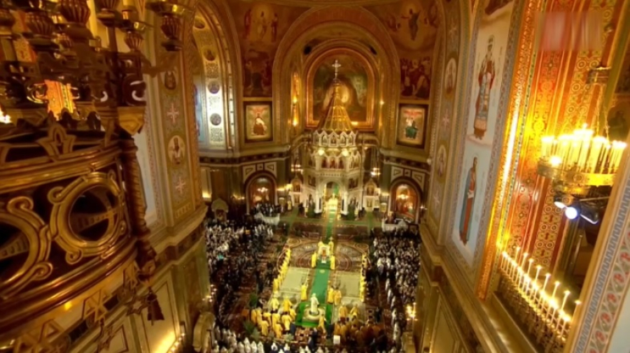 Рождественская служба прошла в храме Христа Спасителя