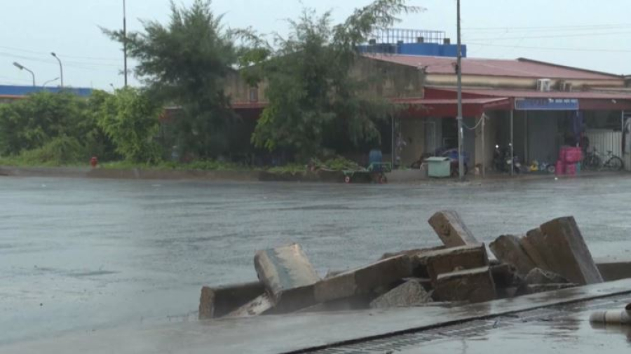 Вьетнамда дауыл күшейіп, қозғалыс тоқтады