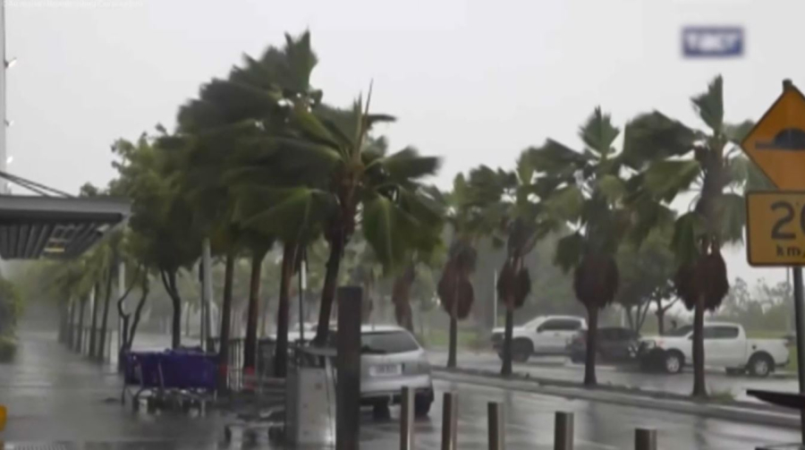 Аустралияда 22 мың адам жарықсыз қалды