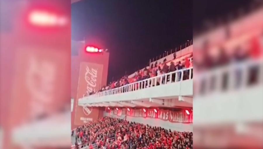 Фанаты устроили беспорядки во время матча в Буэнос-Айресе