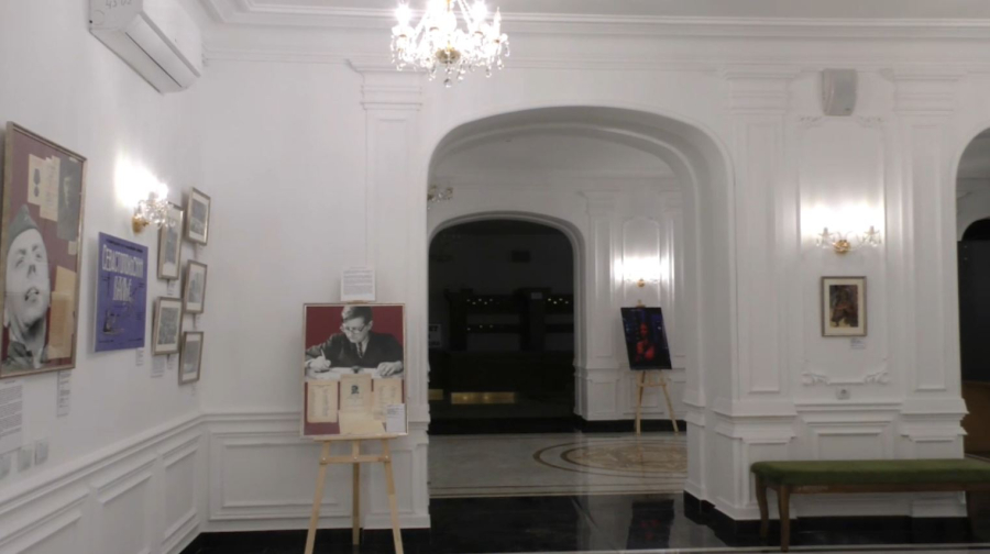 Выставка «Театр на фронте: берег надежды» открылась в Астане