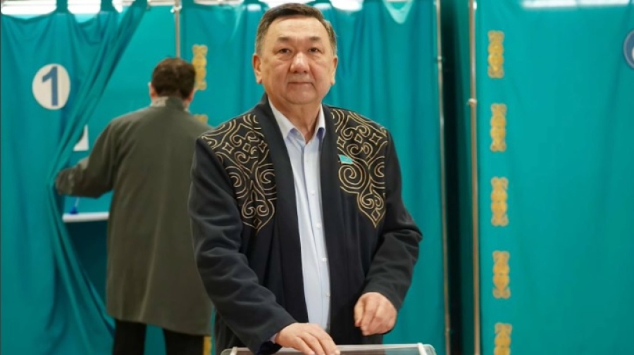 Председатели политических партий проголосовали на референдуме