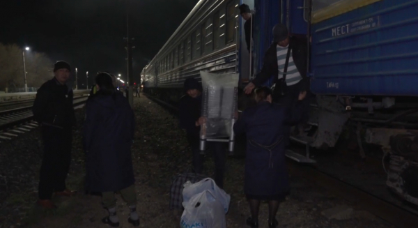 Атырау облысында 400 адам жолаушылар пойызымен көшірілді