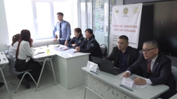 Закон и порядок: студентам Атырау дали бесплатную правовую консультацию
