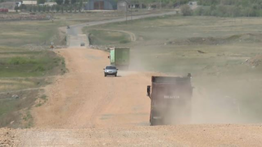 Трассы ремонтируют в Акмолинской области