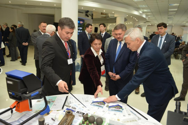 Қарағандыда ғылыми-технологиялық сессия өтіп жатыр