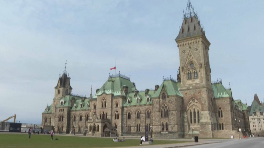 Канада АҚШ-қа салған салықтың күшін жойды