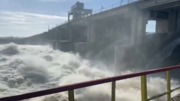 Тобыл өзені толқып тұр