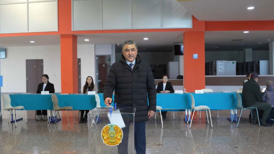 Нуржан Нуржигитов проголосовал на референдуме