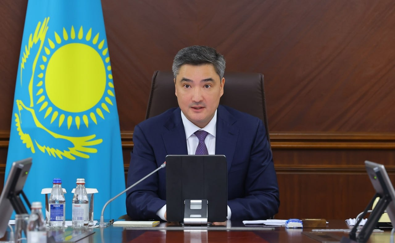 Олжас Бектенов дербес деректерді қорғауды тапсырды