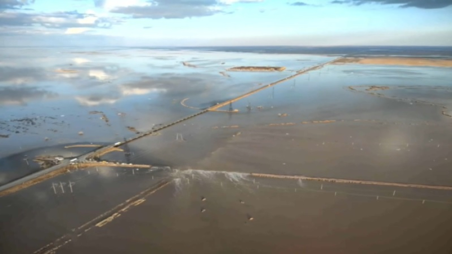 Разлившаяся река отрезала 6 сёл от транспортного сообщения