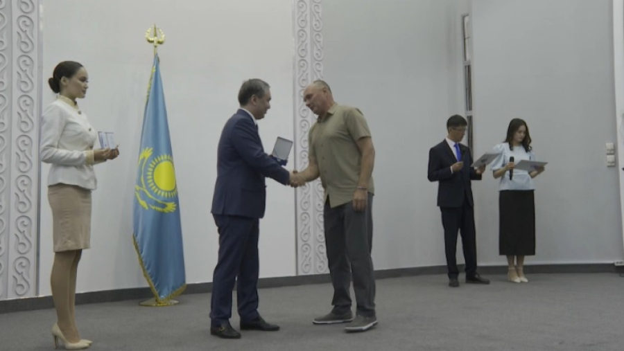 Глава Минпрома поздравил шахтеров с профессиональным праздником