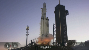 США запустили ракету SpaceX со спутником связи Космических сил