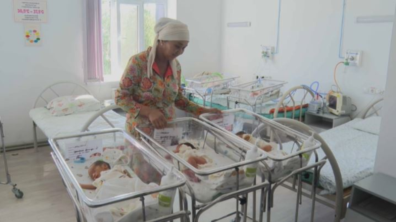 Мать восьмерых детей родила тройню