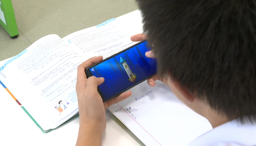 Как защитить школьников от онлайн-угроз