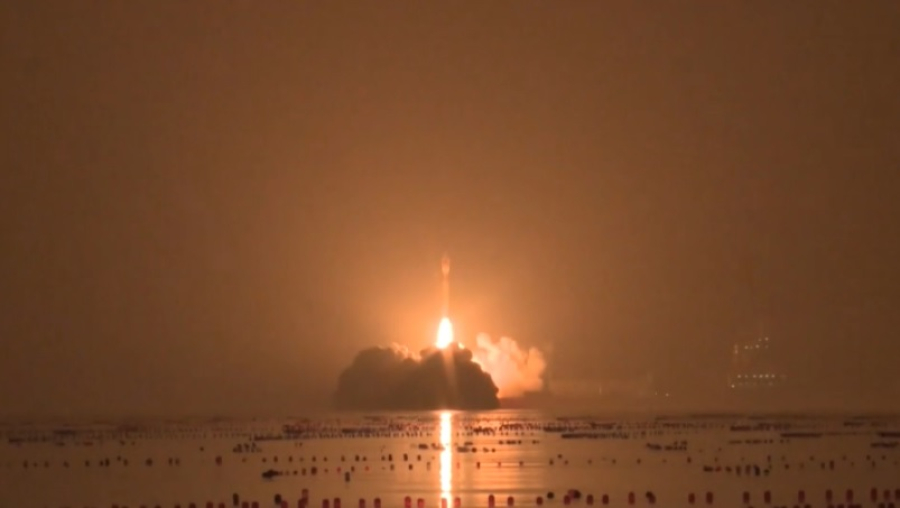 Китайская ракета вывела на орбиту группу спутников