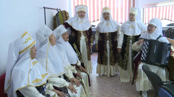 Ақтөбе облысында әжелер ансамблі «Халық» атағын алды
