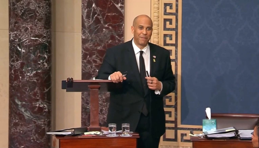 АҚШ сенаторы ең ұзақ сөз сөйлеуден рекорд орнатты