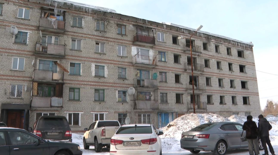 Целый подъезд пятиэтажки пустует  25 лет в Алтае