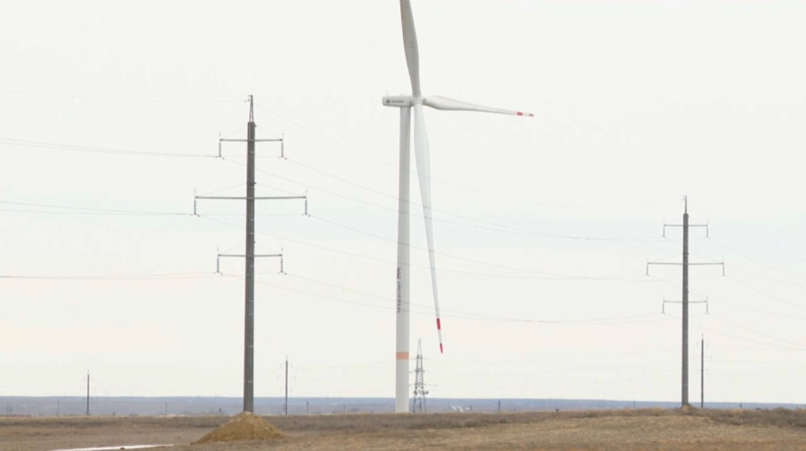 Ветровые и солнечные станции построят в трех регионах РК