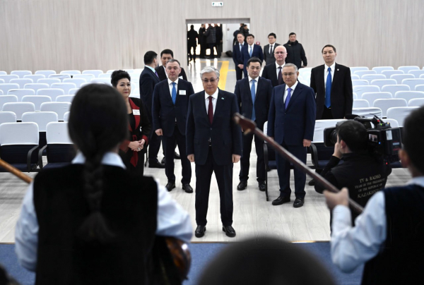 Мемлекет басшысы Қаратал ауданындағы әлеуметтік нысандармен танысты