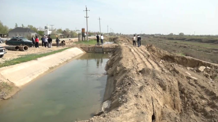 Түркістан облысындағы каналдың қос қапталы опырылып түскен